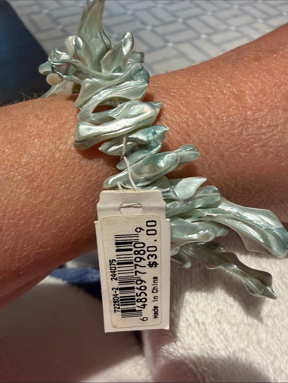 Iridescent Sea Glass Stretch Bracelet in Pale Aqua